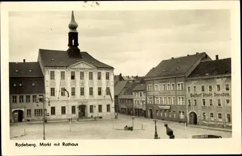 Ak Radeberg in Sachsen, Markt mit Rathaus, Gasthof Stadt Dresden