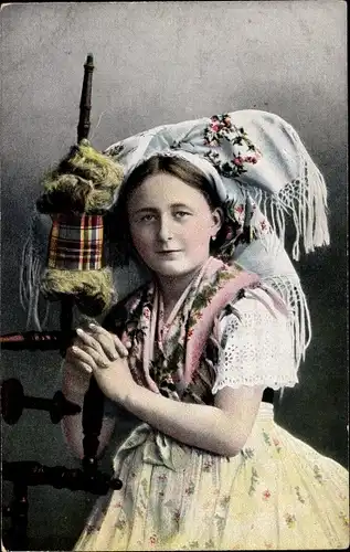 Ak Spreewälderin in Volkstracht, Spinnrad