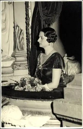 Foto Ak Reine Astrid de Belgique, Königin von Belgien, Theaterloge