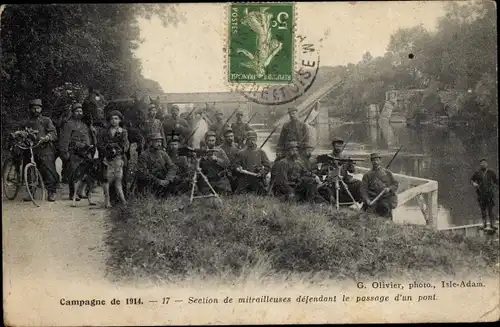 Ak Campagne de 1914, Section de mitrailleuses defendant le passage d'un pont, I WK