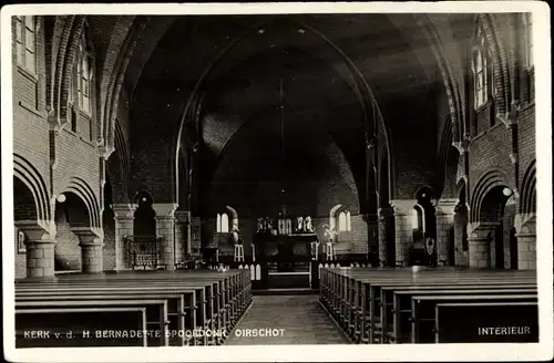 Ak Oirschot Nordbrabant, Kerk v. d. H. Bernadette, Spoordonk, Interieur