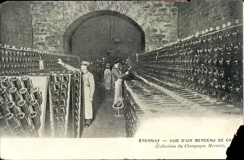 Ak Epernay Marne, Champagne Mercier, Vue d'une Berceau