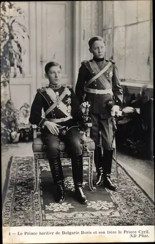 Ak Thronfolger Prinz Ferdinand und Prinz Kyrill von Bulgarien, Portrait in Uniformen