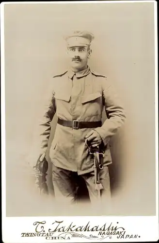 Kabinett Foto Tsingtau China, Deutscher Soldat M. Winkler in Uniform, Portrait