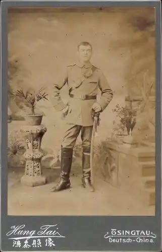 Kabinett Foto Tsingtau Deutsch China, Deutscher Soldat W. Rasche in Uniform, Portrait