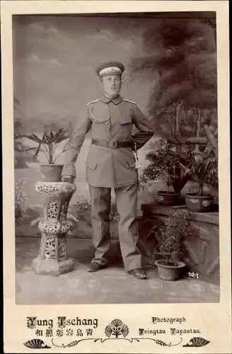 Kabinett Foto Tsingtau Tapautau China, Deutscher Soldat in Uniform, Portrait