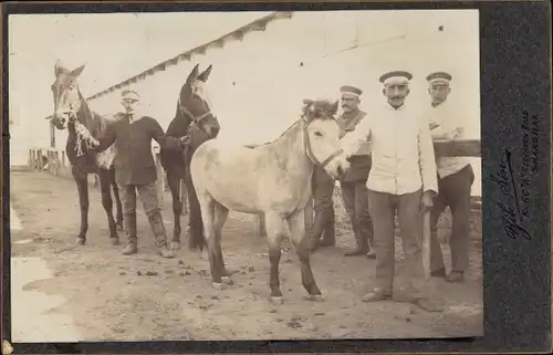 Kabinett Foto Shanghai China, Deutsche Soldaten in Uniform, Pferde