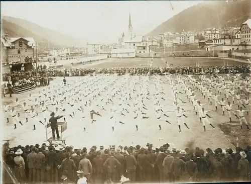 Foto Davos Kanton Graubünden, Turnfest, Massenturnen