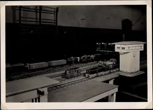 Foto Modelleisenbahn, Bahnhof, Bahnanlagen, Güterwaggons