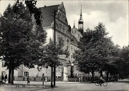 Ak Heidenau in Sachsen, Pestalozzi Schule