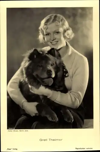 Ak Schauspielerin Gretl Theimer, Portrait mit Chow Chow