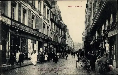 Ak Paris Hôtel de Ville, La Rue du Temple, prise de la Rue Portefois