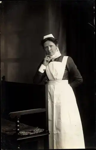 Foto Ak Gliwice Gleiwitz Schlesien, Niederländisches Lazarett, Krankenschwester, Portrait