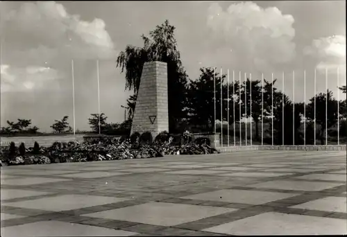 Ak Langenstein Halberstadt im Harz, Mahnmal Langenstein-Zwieberge, Teilansicht der Gedenkstätte