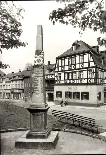 Ak Zwönitz im Erzgebirge Sachsen, Hotel Roß am Markt, Denkmal