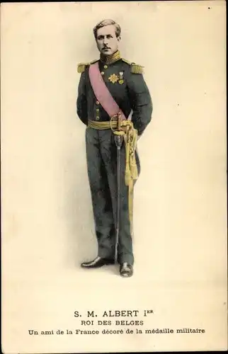 Ak König Albert I. von Belgien, Standportrait in Uniform, Roi des Belgies