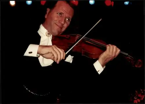 Ak Violinist André Rieu spielt Violine