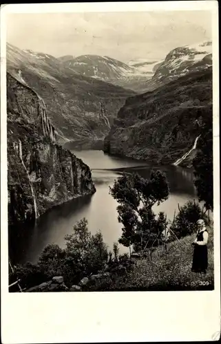 Ak Norwegen, Fjordlandschaft, Mädchen