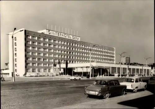 Ak Gera in Thüringen, Interhotel Gera, Trabant