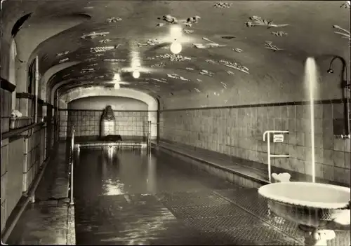 Ak Saalfeld an der Saale Thüringen, Werksanatorium Bergfried, Schwimmbad