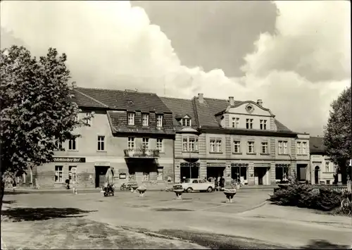 Ak Altdöbern im Spreewald, Partie am Marktplatz, Gaststätte Märkischer Hof, Industriewaren
