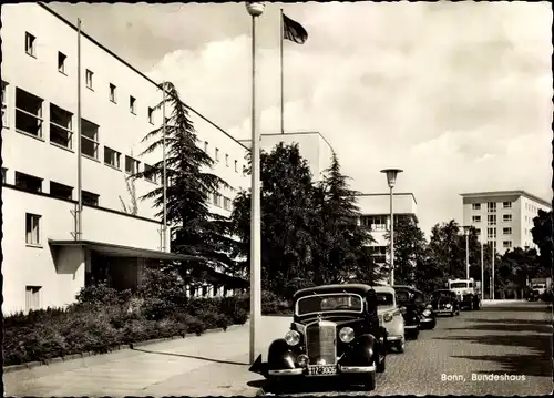 Ak Bonn am Rhein, Bundeshauptstadt, Bundeshaus, Mercedes, Flagge