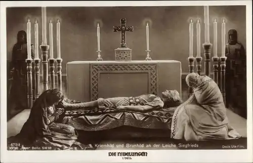 Ak Filmszene, Die Nibelungen I. Teil, Kriemhild u. Brunhild an der Leiche Siegfrieds