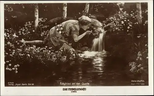 Ak Filmszene aus Die Nibelungen, Siegfried an der Quelle, Ross Verlag 675 8