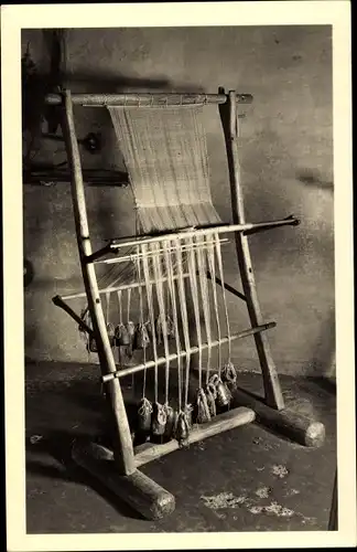 Ak Unteruhldingen Uhldingen Mühlhofen am Bodensee, Webstuhl im Pfahldorf, 2200 vor Chr.