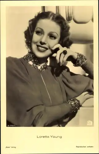 Ak Schauspielerin Loretta Young, Portrait