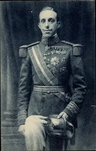 Ak Don Alfonso XIII con el uniforme de Capitan General, Portrait, Uniform, Orden