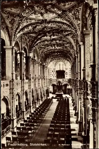 Ak Hillerød Hilleröd Dänemark, Frederiksborg Slot, Slotskirken, Innenansicht, Deckengewölbe