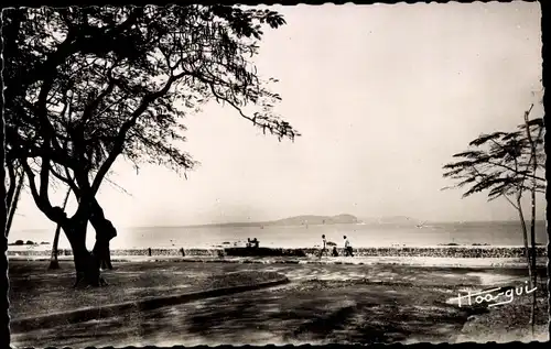 Ak Conakry Guinea, La Corniche, Au fond les Iles de Los