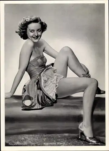 Foto Schauspielerin Marianne Kiwitt, Portrait, Beine