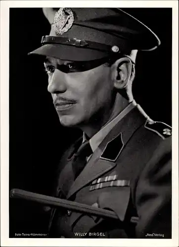Foto Schauspieler Willy Birgel, Portrait, Filmkostüm, Uniform