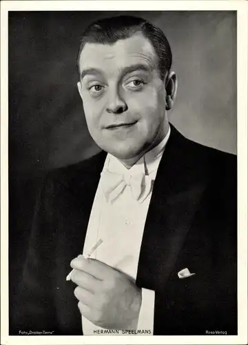 Foto Schauspieler Hermann Speelmans, Portrait, Zigarette