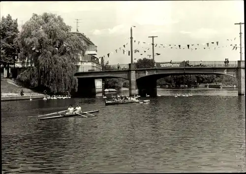 Ak Brandenburg an der Havel, Jahrtausendbrücke, Ruderboote