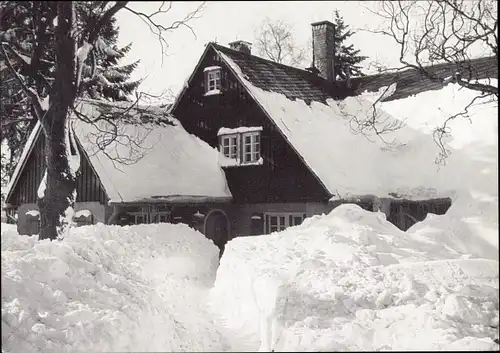 Ak Holzhau Rechenberg Bienenmühle Erzgebirge, FDGB-Erholungsheim Berghäusel, Winteransicht