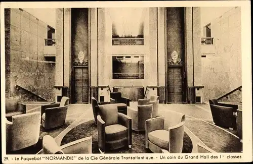 Ak Paquebot Normandie, CGT, French Line, Un coin du Grand Hall des 1res classes