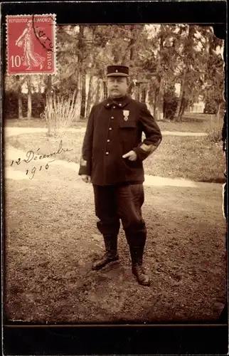 Foto Ak Französischer Soldat in Uniform, Orden