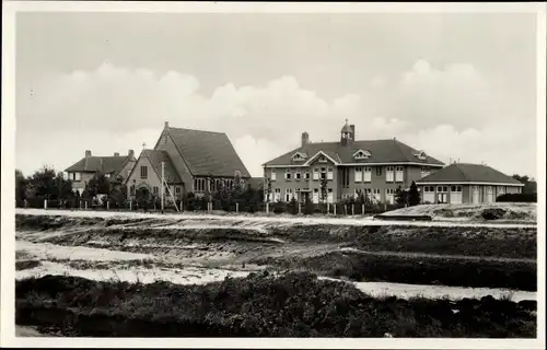 Ak Amsterdamscheveld Erica Drenthe Niederlande, R. K. Kerk, Pastorie, Zusterhuis