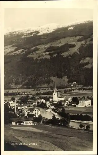 Ak Zell am Ziller Tirol, Blick auf die Ortschaft, Berge