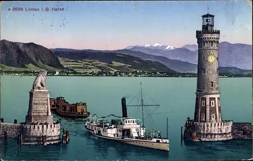 Ak Lindau am Bodensee Schwaben, Hafen, Schiffe, Löwenstatue, Leuchtturm