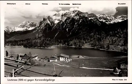 Ak Mittenwald in Oberbayern, Lautersee gegen Karwendelgebirge