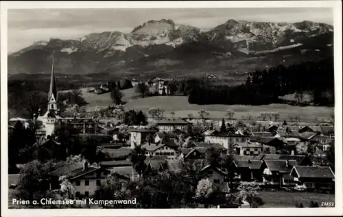 Ak Prien am Chiemsee Oberbayern, Gesamtansicht mit Kampenwand