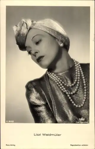 Ak Schauspielerin Lizzi Waldmüller, Portrait, Perlenkette, Ross A 3418 2
