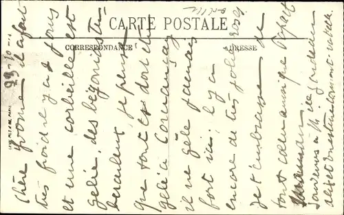 Ak Cavaliers Russes traversant une riviere, russische Kavallerie passiert einen Fluss