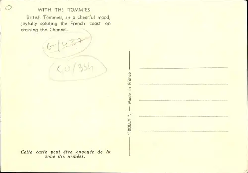 Ak With the Tommies, saluting the French coast on crossing the Channel, II. WK