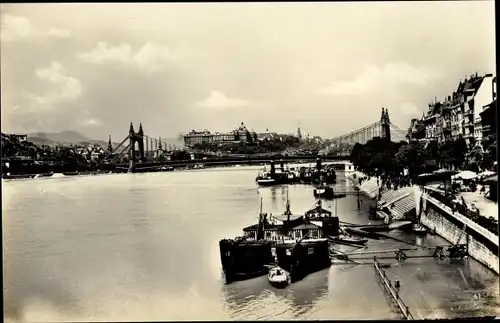 Ak Budapest Ungarn, Elisabethbrücke und königliche Burg, Hafen