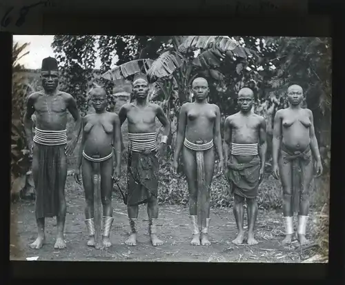 Glas Positiv Deutsch Ostafrika um 1913, Wanjakiussafrauen und Männer
